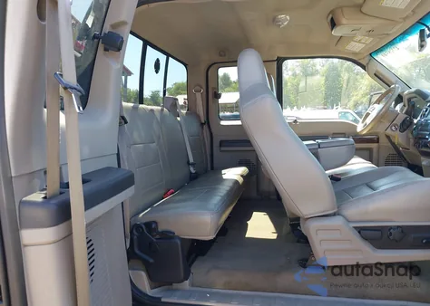 2008 Ford F-250 Fx4/Lariat/Xl/Xlt z USA, uszkodzony, nr VIN 1FTSX21R18EC97582